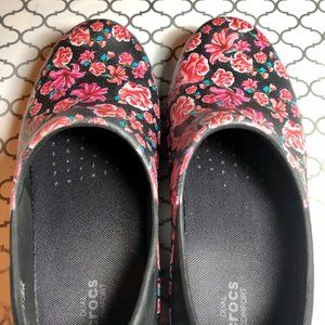 Crocs Comfort  Black with Pink Flowers Size 9